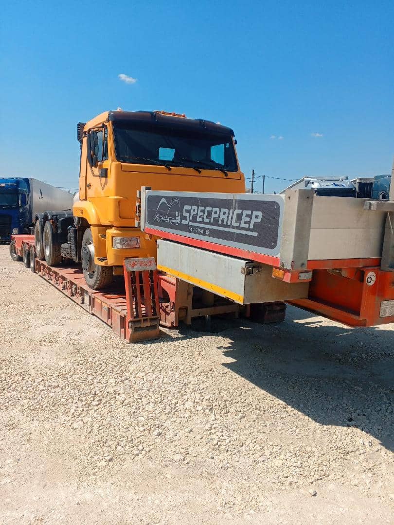 Компания СпецПрицеп Тяжеловоз низкорамный 9942D3