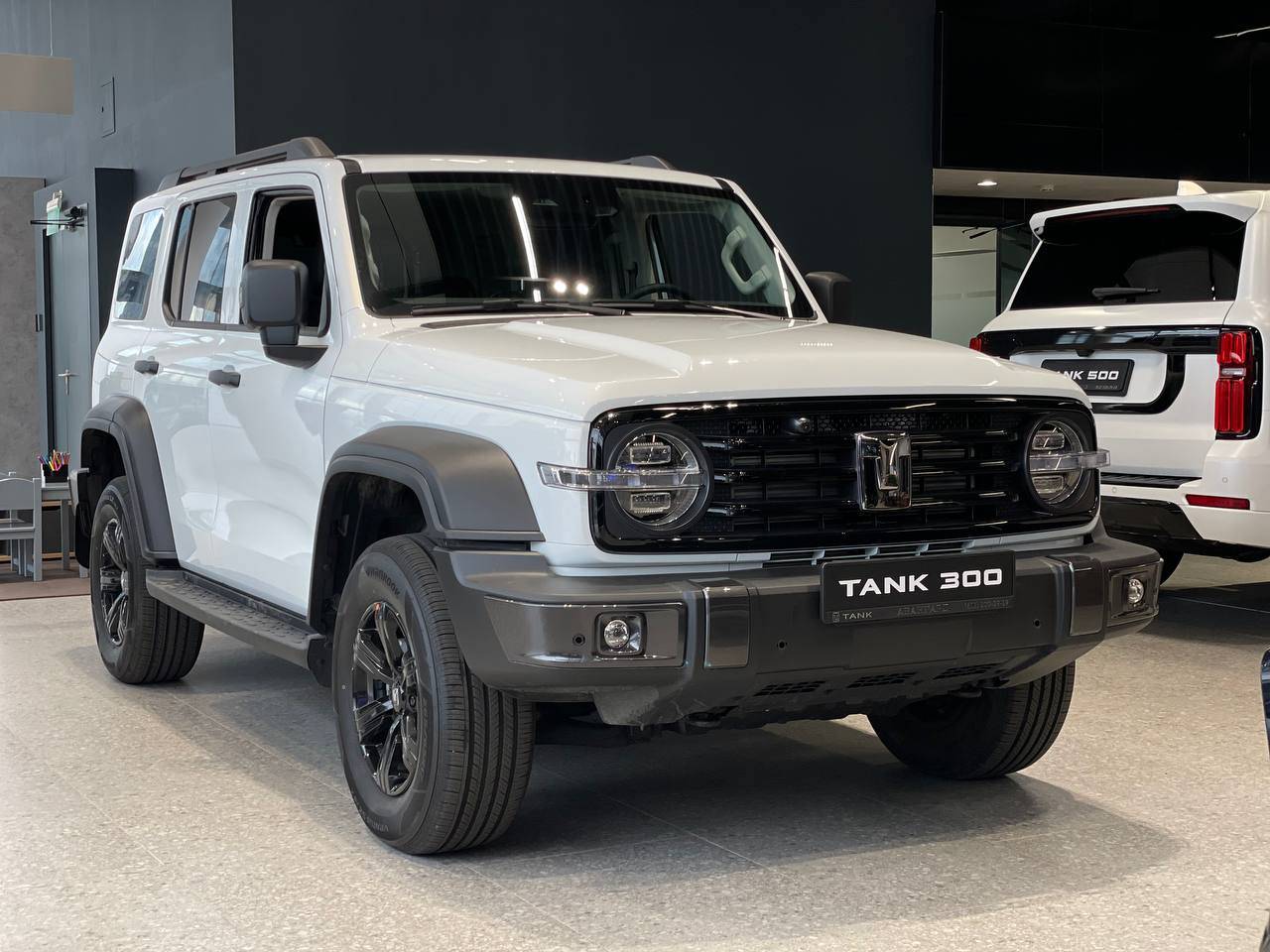 Tank 300 City Adventure 2.0 8AT 4WD