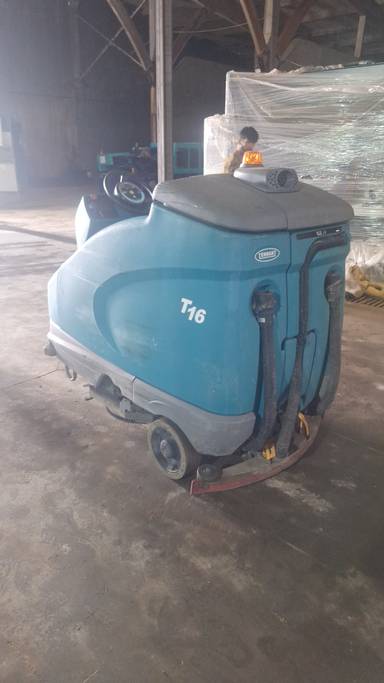 Tennant T16 90D уборочная машина