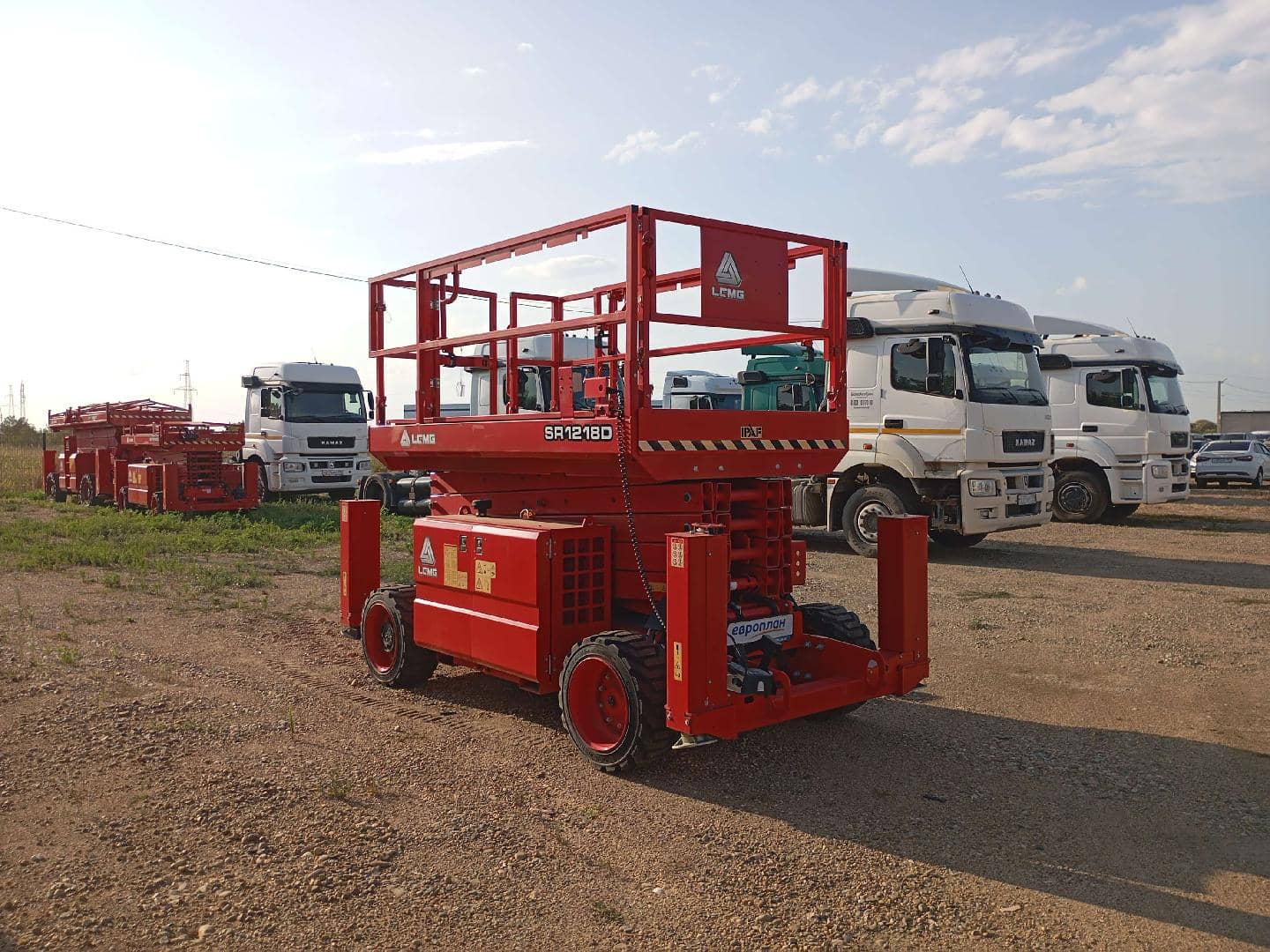 LGMG (LinGong Machinery Group) SR1218D ножничный подъемник