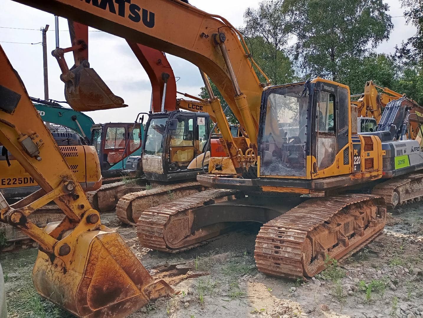 KOMATSU PC220LC-8М0