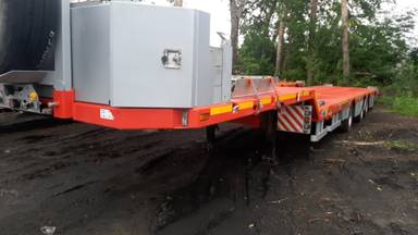 Компания СпецПрицеп Тяжеловоз низкорамный 9942L4