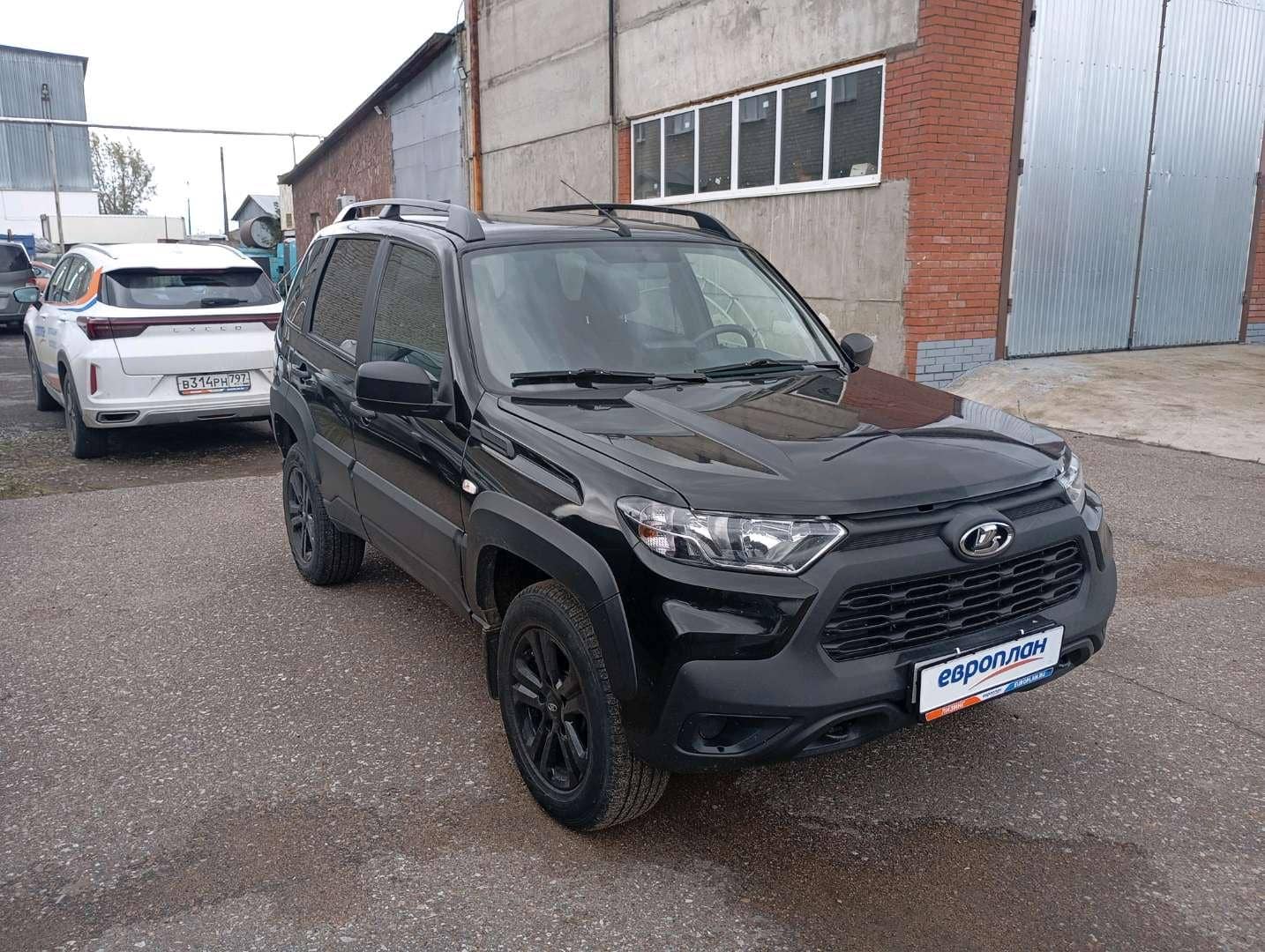 Lada Niva Travel