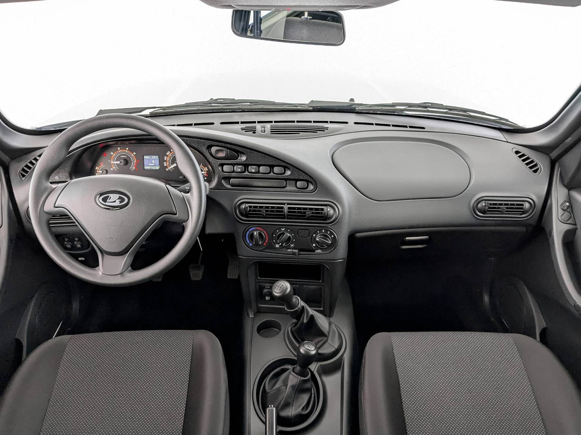 Lada Niva Travel Classic 24 1.7 80hp 5MT