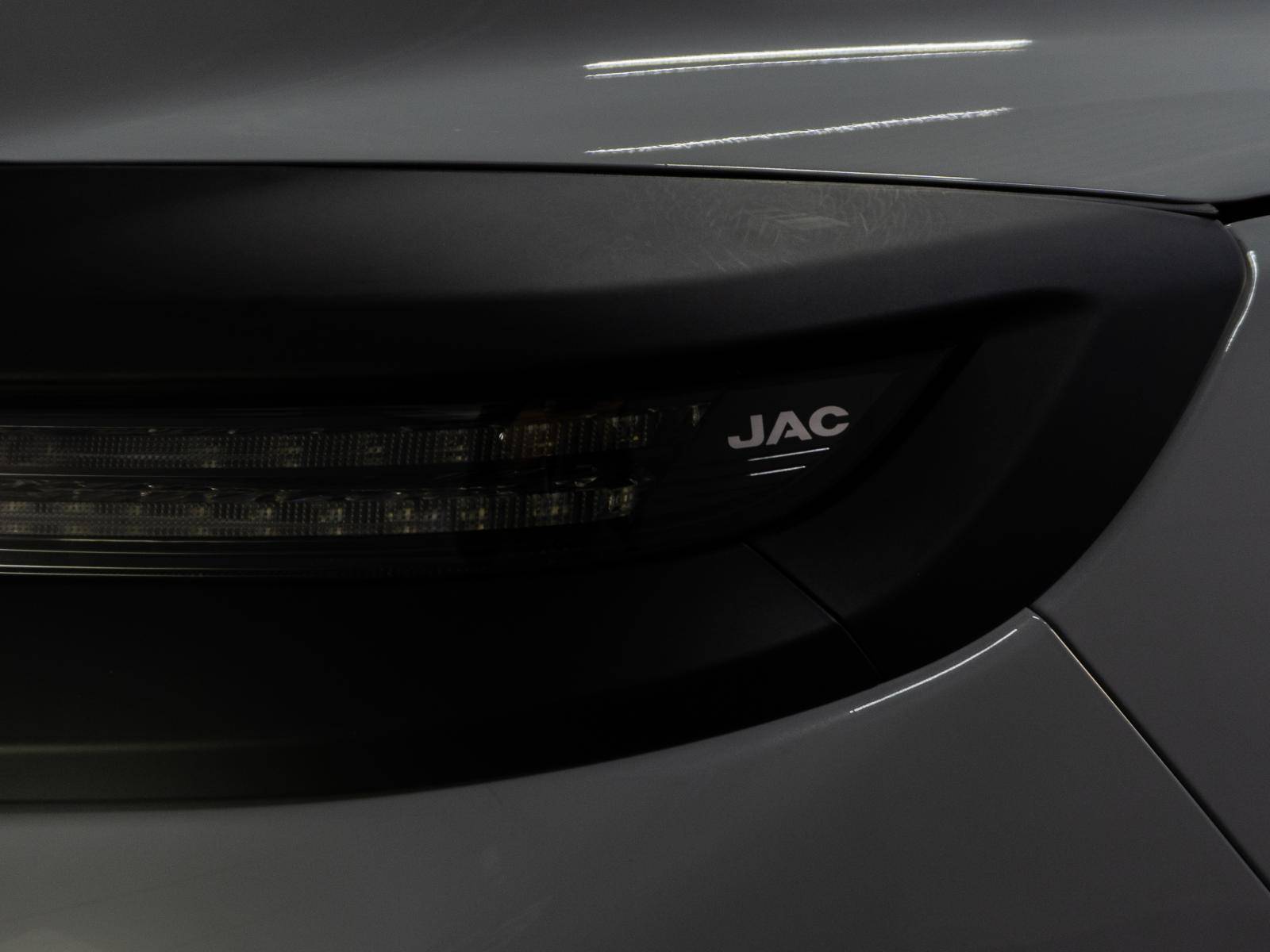 JAC T9 Explore 2.0T AT 4WD