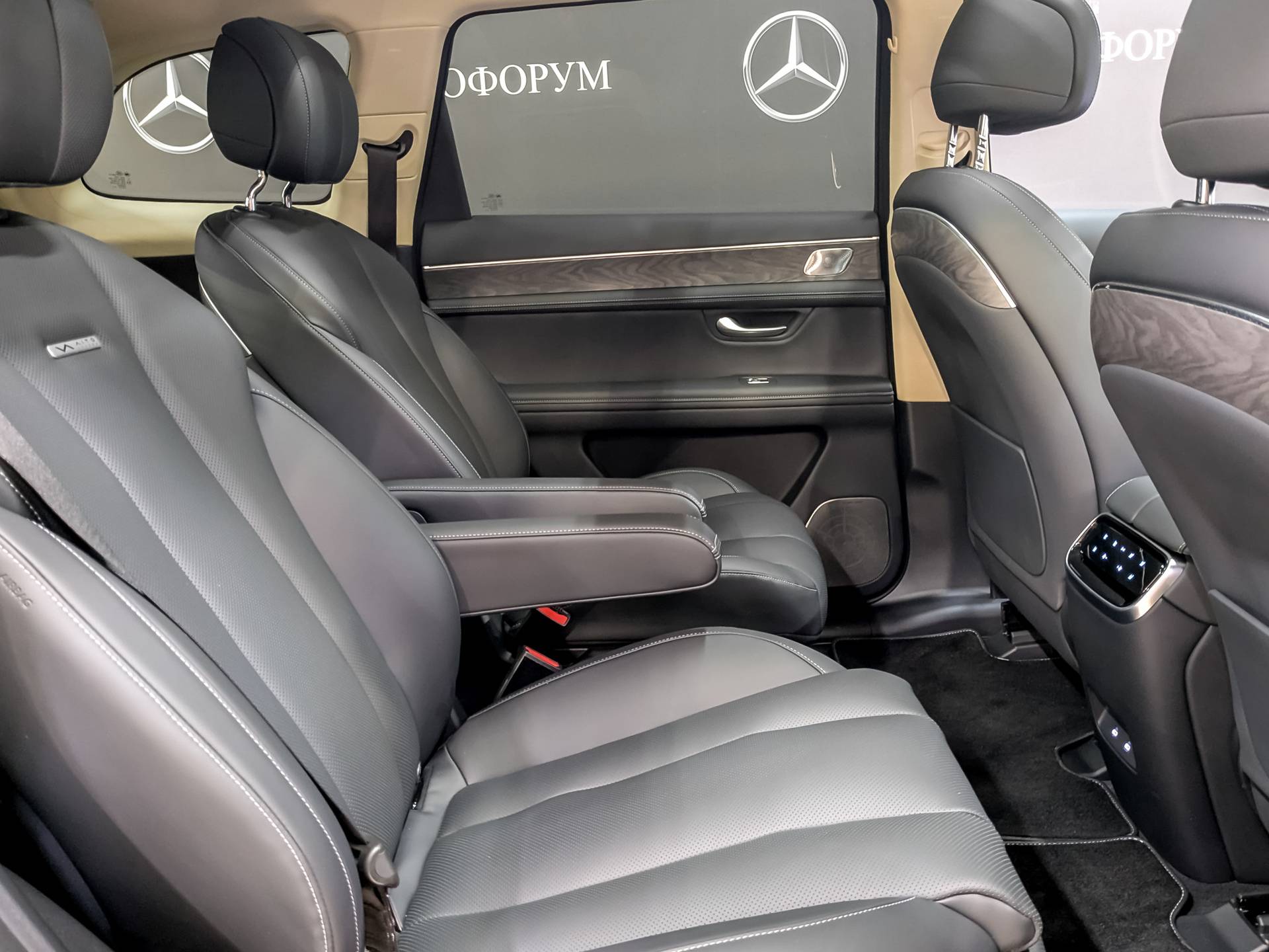 AITO M7 Luxury 4WD 6seats