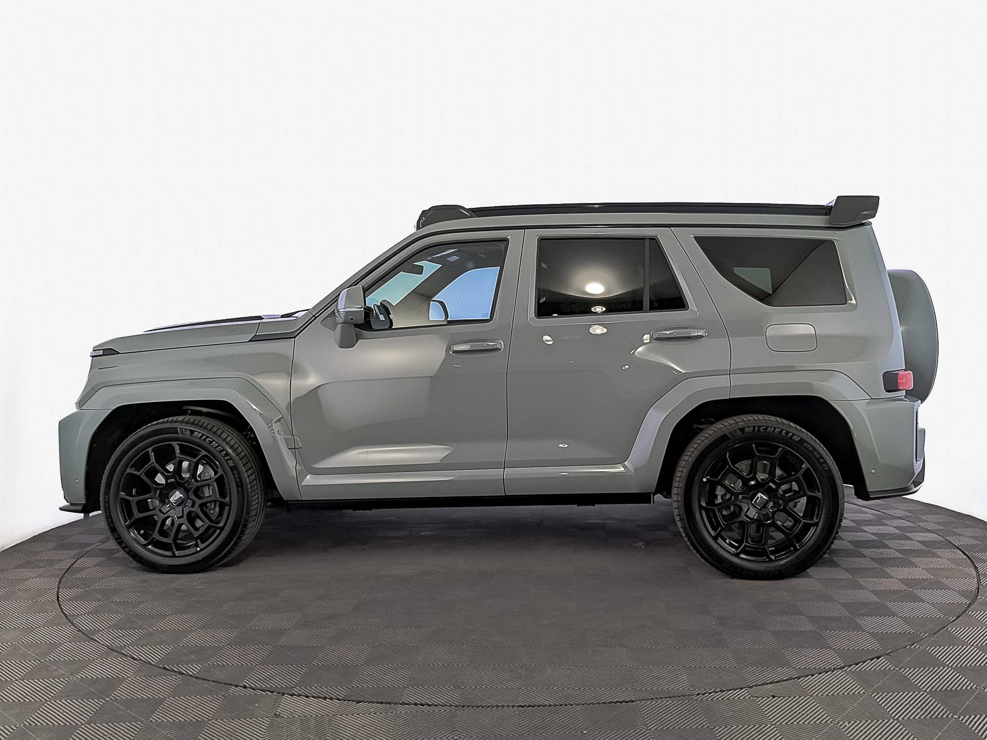 Tank 700 Edition One 3.0 HEV 9AT 4WD
