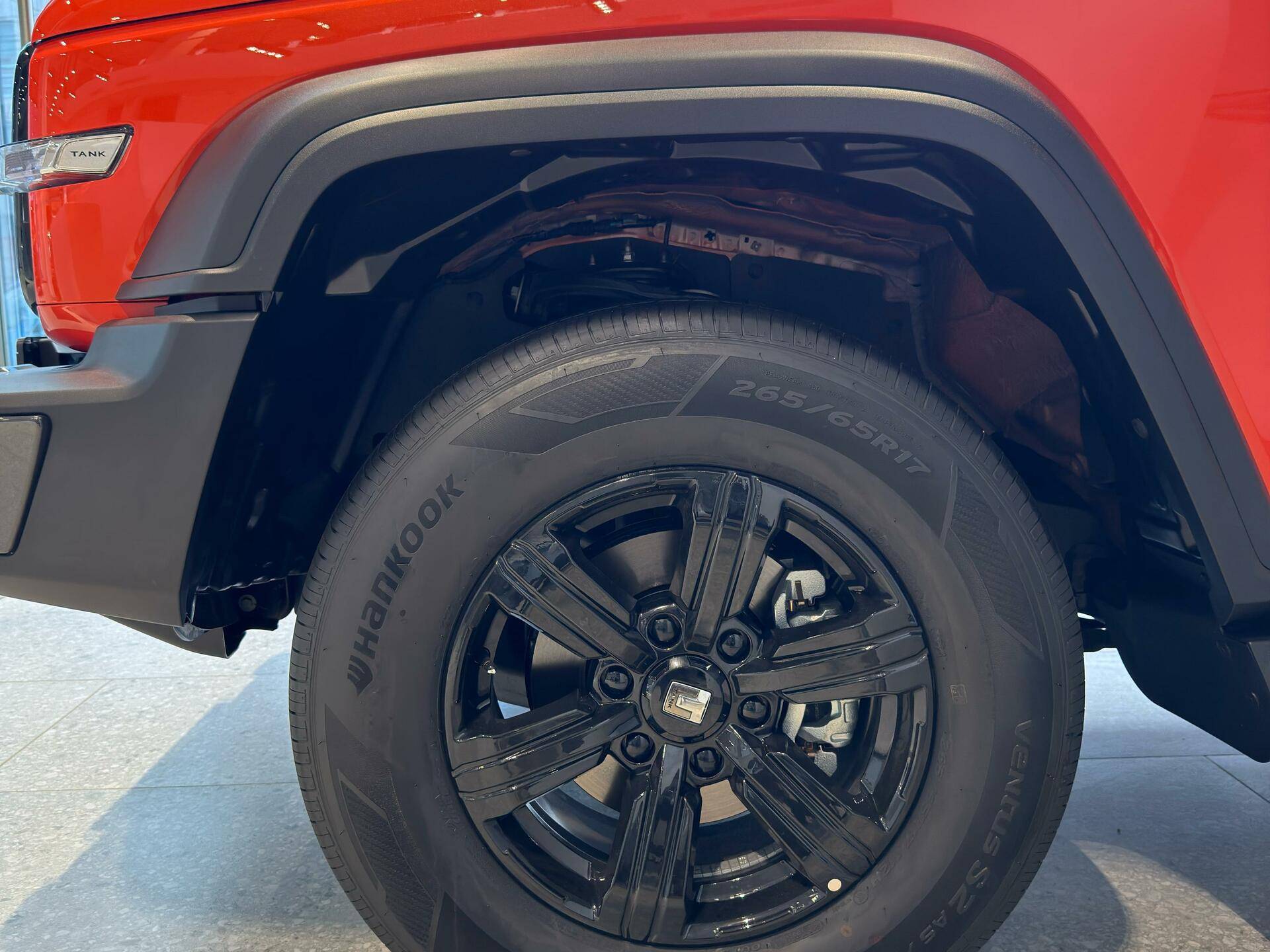 Tank 300 Premium 2.0 8AT 4WD