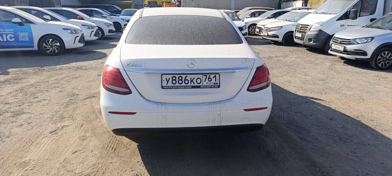 Mercedes-Benz E седан Лот 000005422