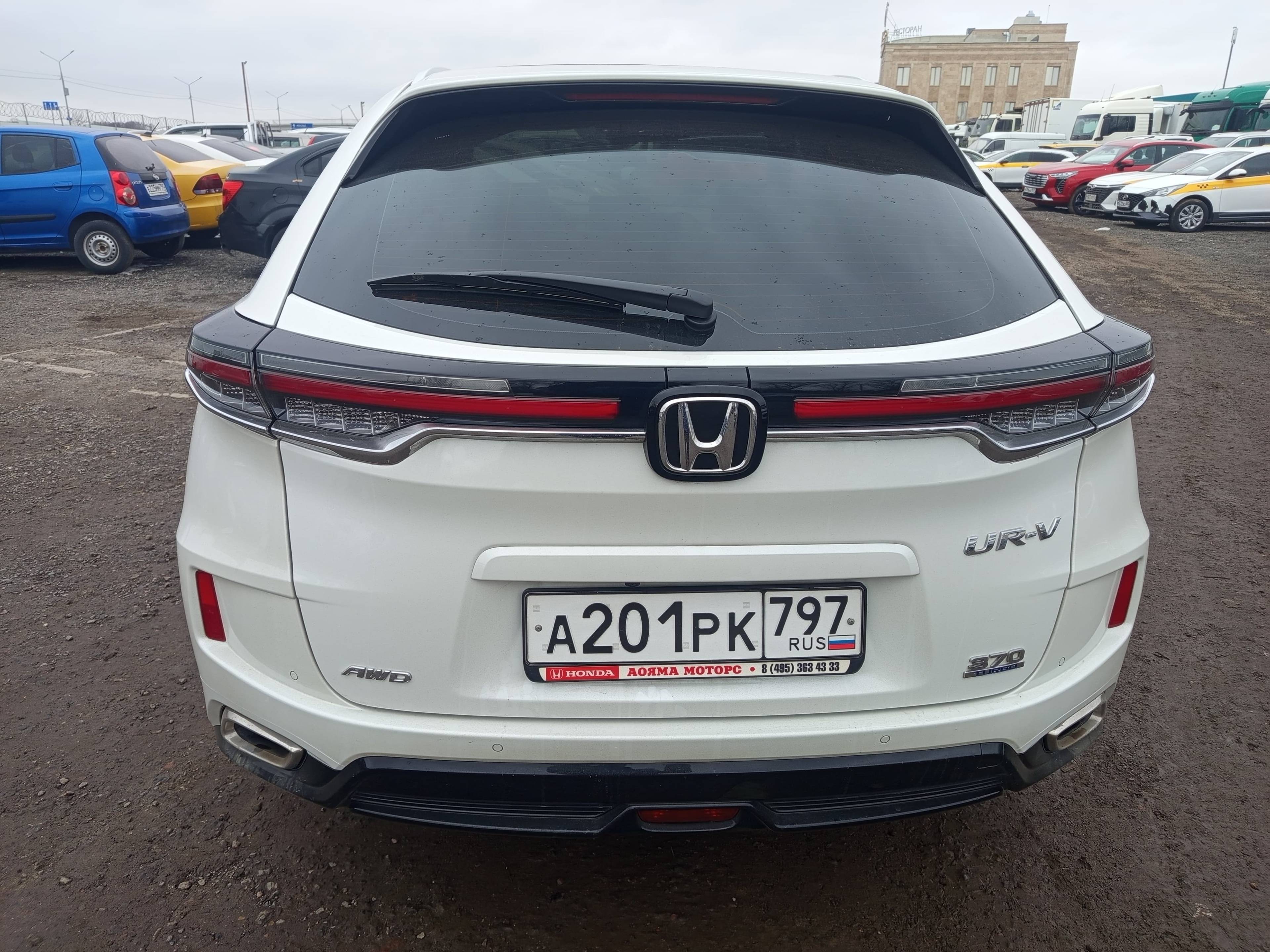Honda UR-V Лот 000008042