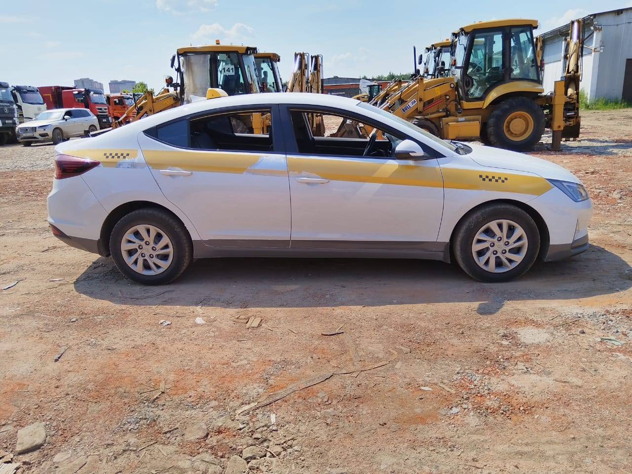 Hyundai Elantra Лот 000003414