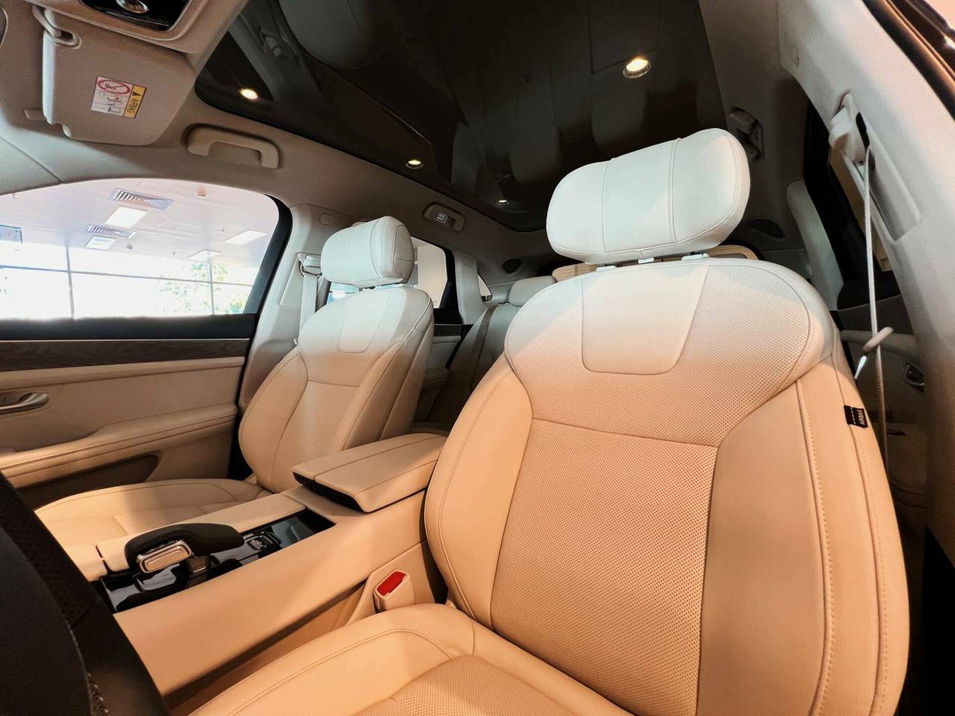 Seres M5 Premium 1.5hyb AT 4WD