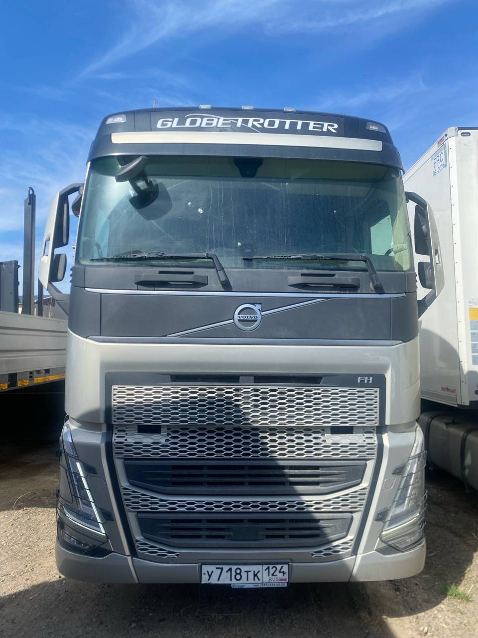Volvo FH 460 4x2 (FH Globetrotter) Лот 000008132