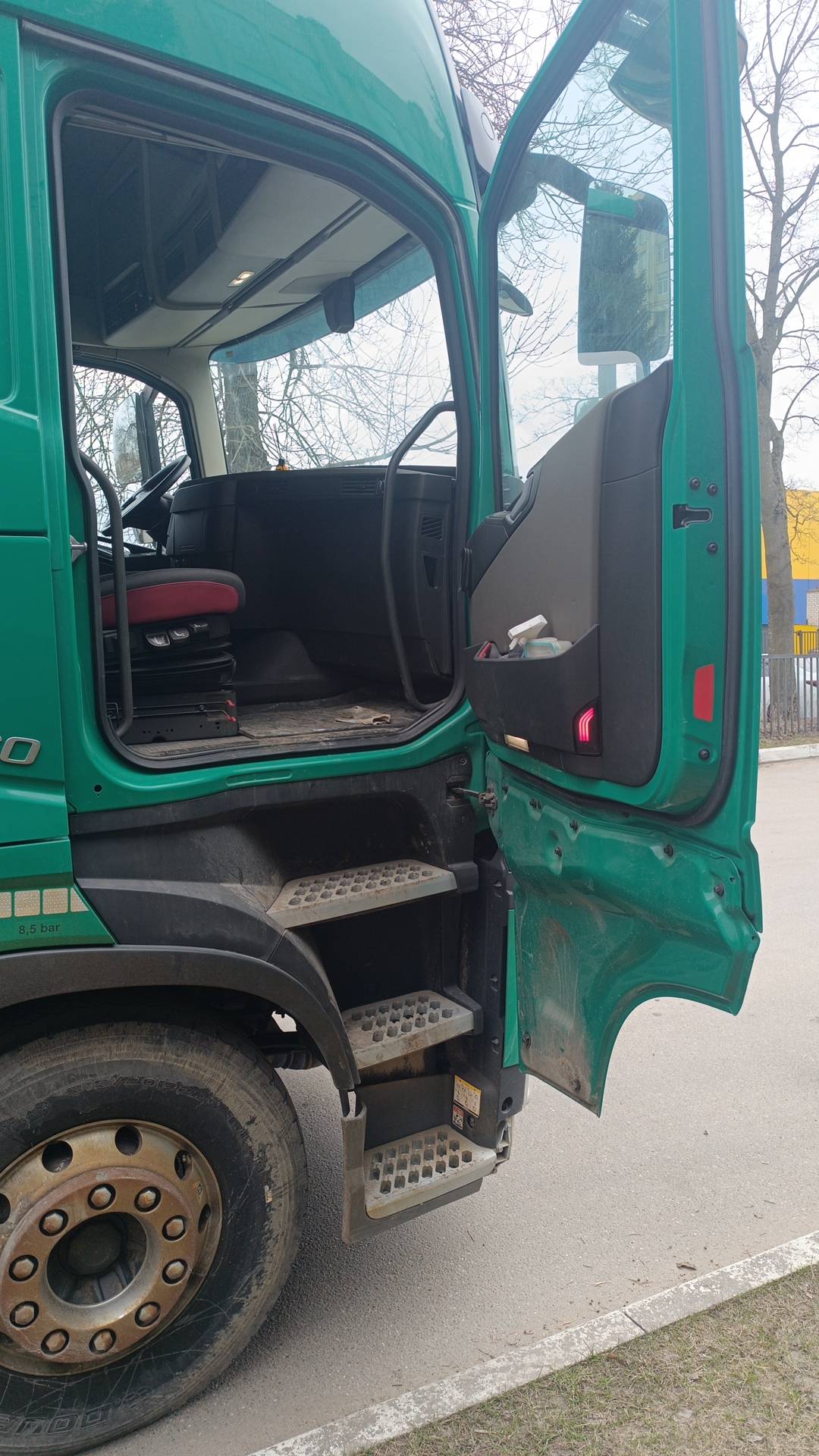 Volvo FH 460 4x2 (FH Globetrotter) Лот 000008083
