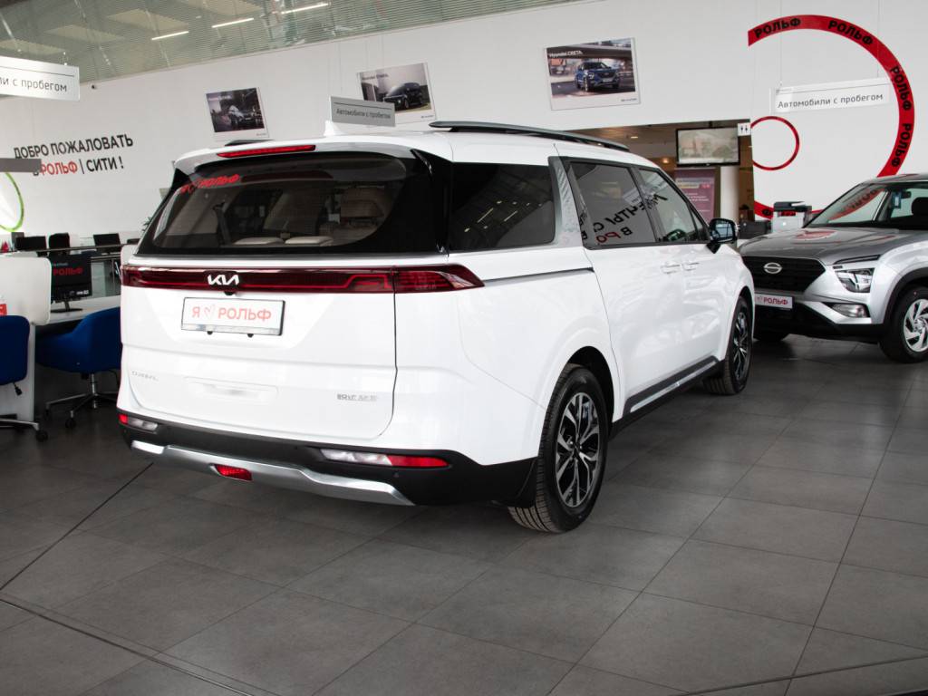 KIA Carnival Flagship 2.0 8AT