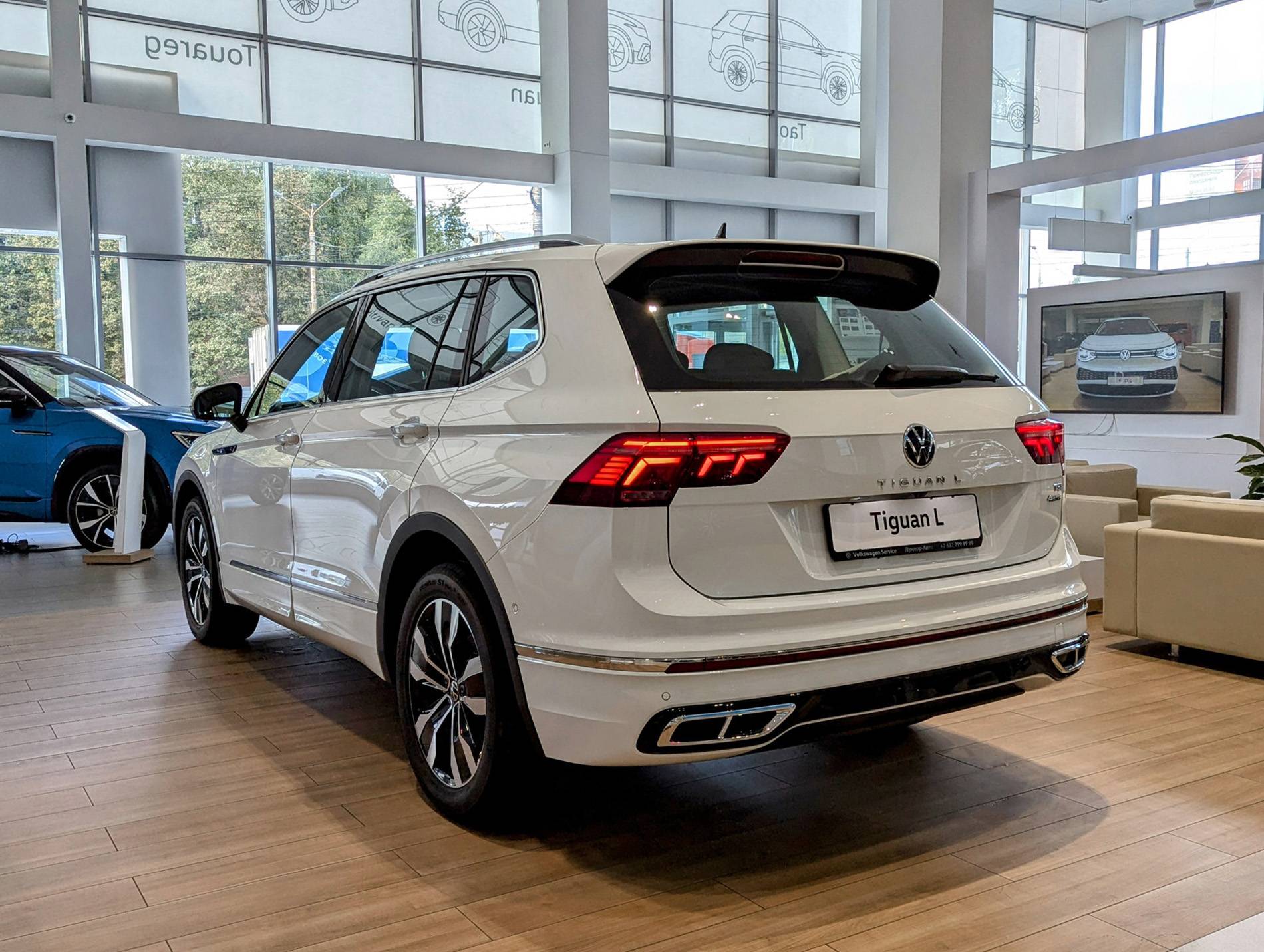 Volkswagen Tiguan L R-Line Premium Edition 380TSI 7AT 4Motion