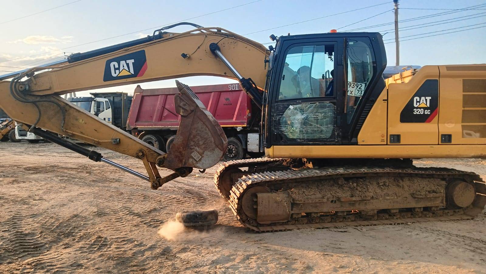 CATERPILLAR 320GC Лот 000003725