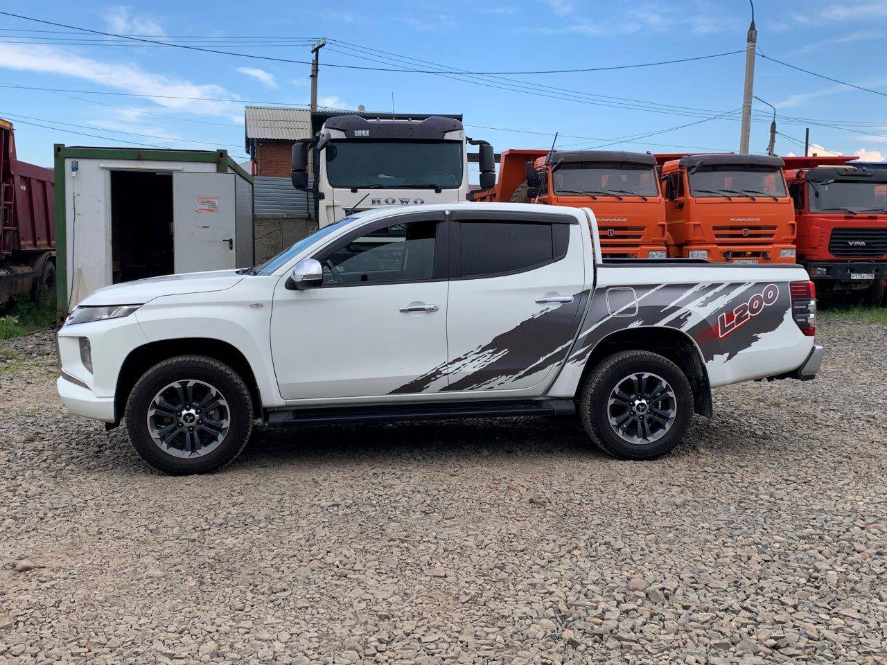 Mitsubishi L200 Лот 000003005