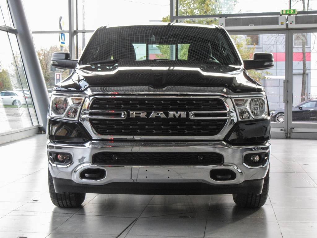Ram 1500 Big Horn Crew Cab 5.7 8AT 4WD