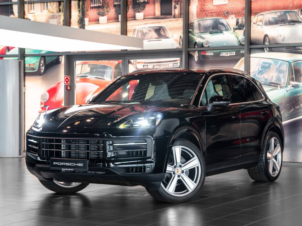 Porsche Cayenne - Чёрный