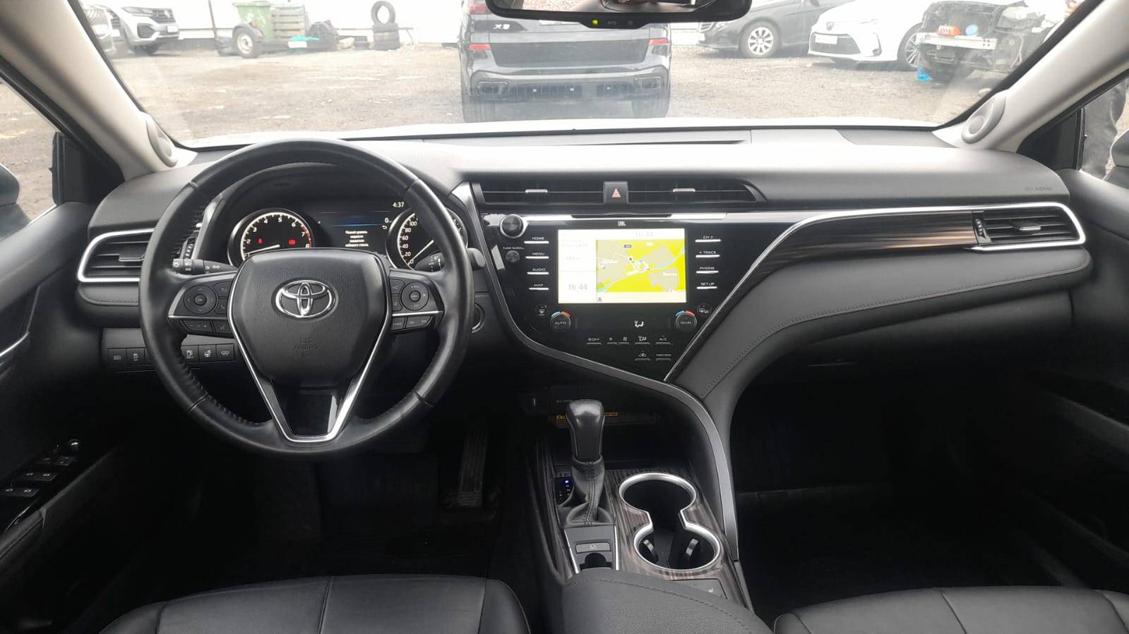 Toyota Camry Лот 000002587