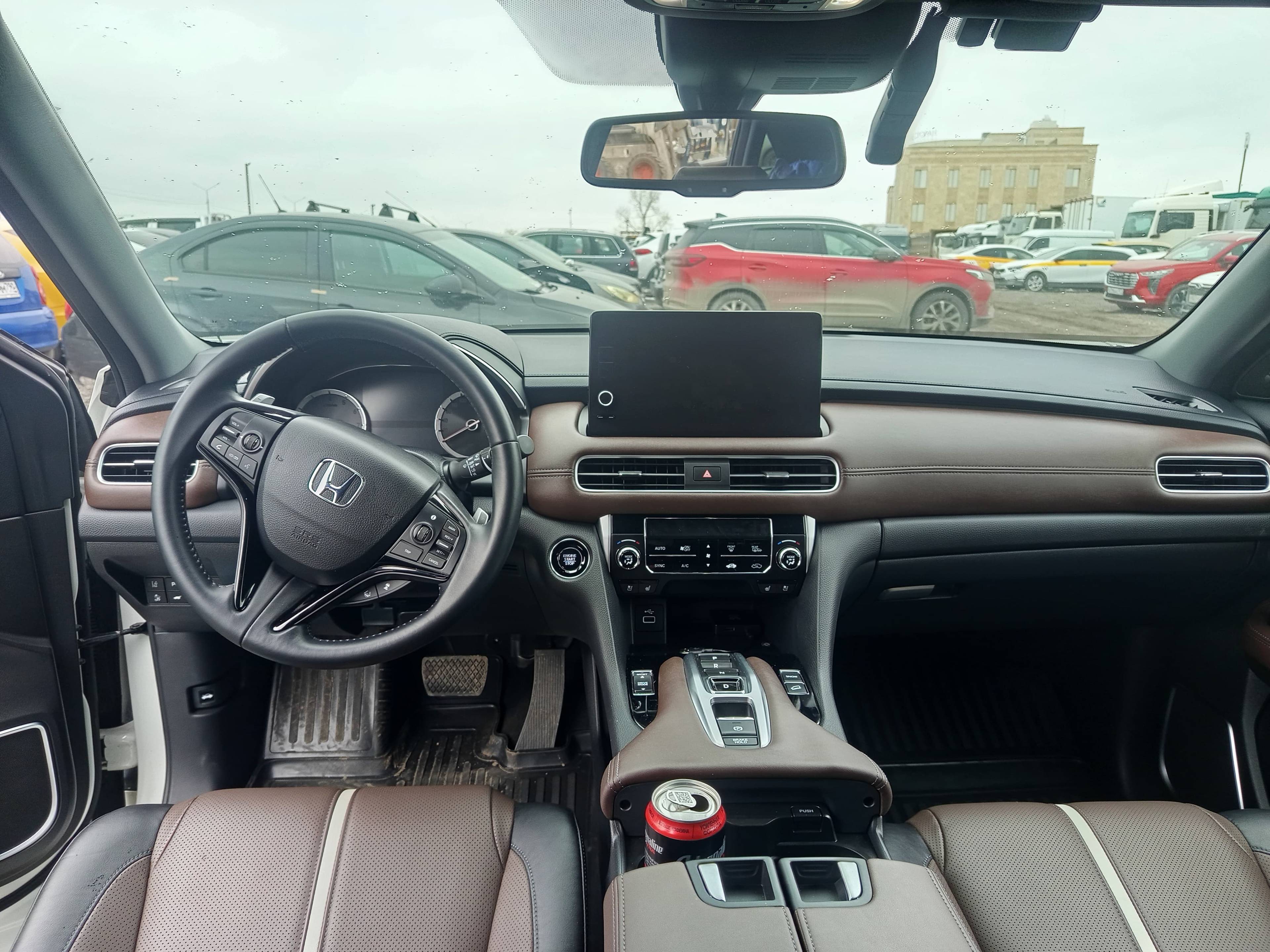 Honda UR-V Лот 000008042