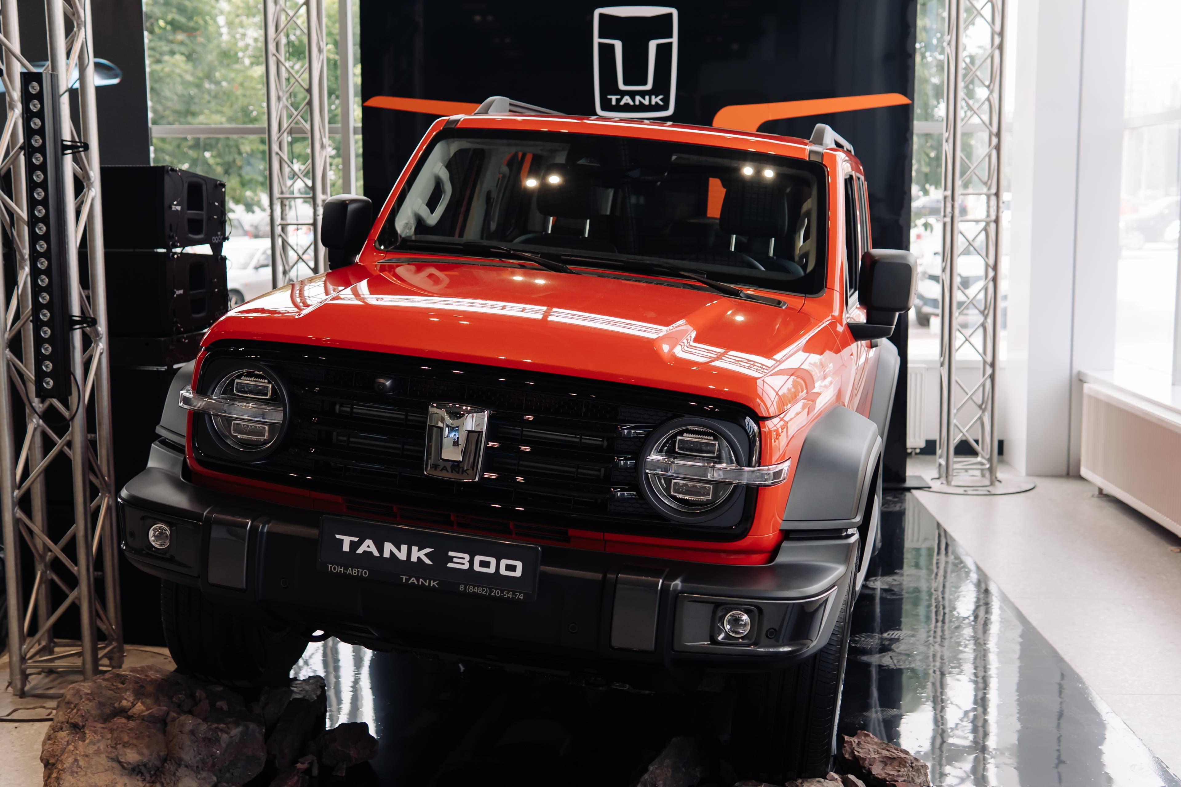 Tank 300 City Adventure 2.0 8AT 4WD