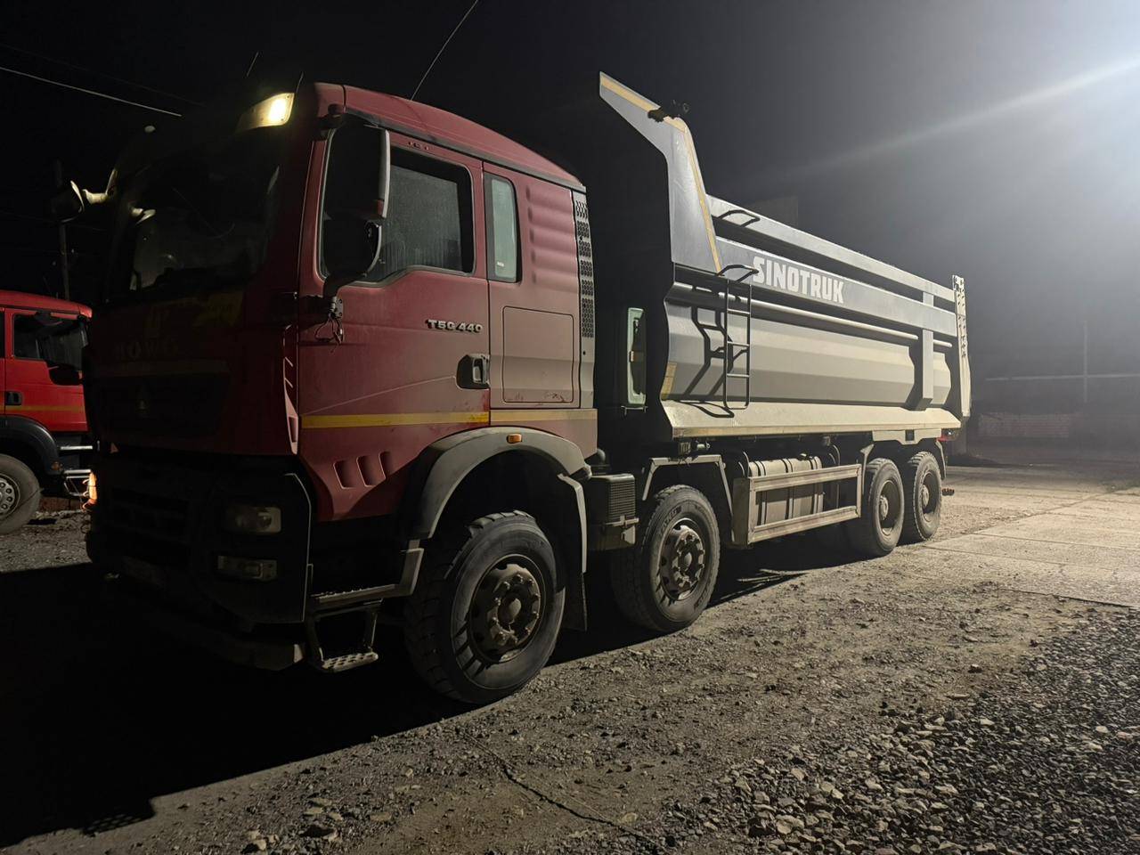 HOWO ZZ3317V386GE1 8х4