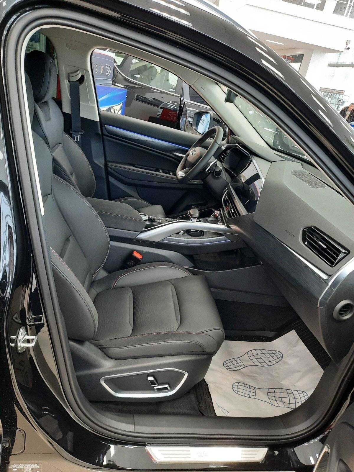 Geely Tugella Luxury 2.0T (238 hp) 8AT 4WD