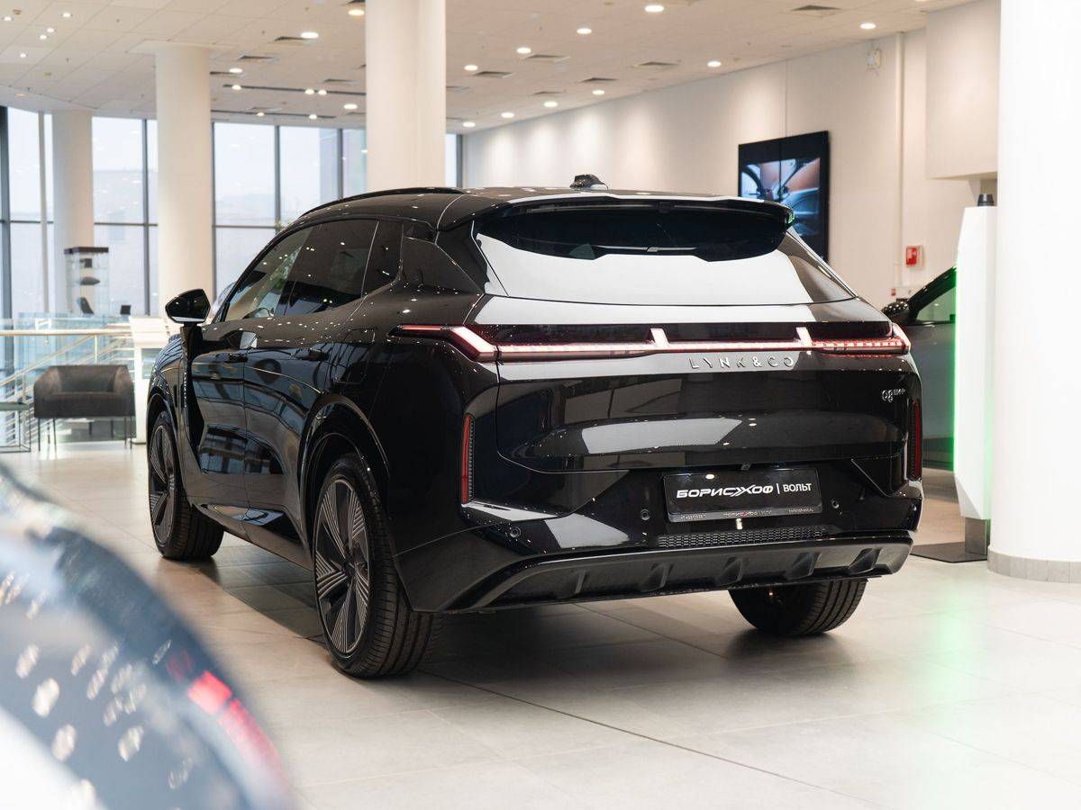 Lynk & Co 08 EM-P 220 4WD Perfomance Halo