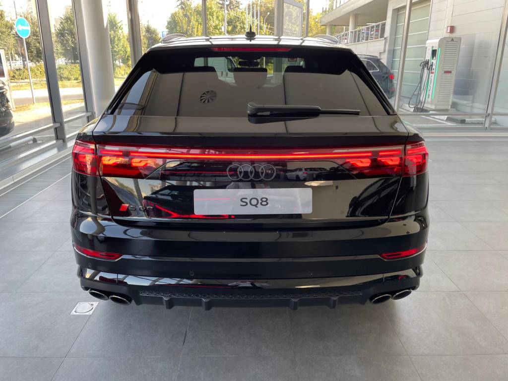 Audi SQ8 TFSI quattro tiptronic