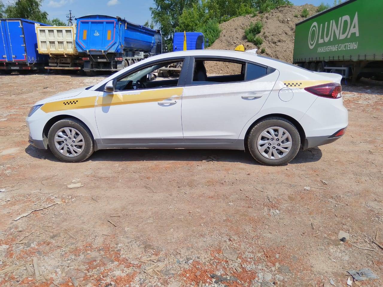 Hyundai Elantra Лот 000003414