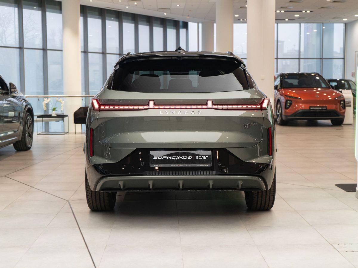 Lynk & Co 08 EM-P 220 4WD Perfomance Halo