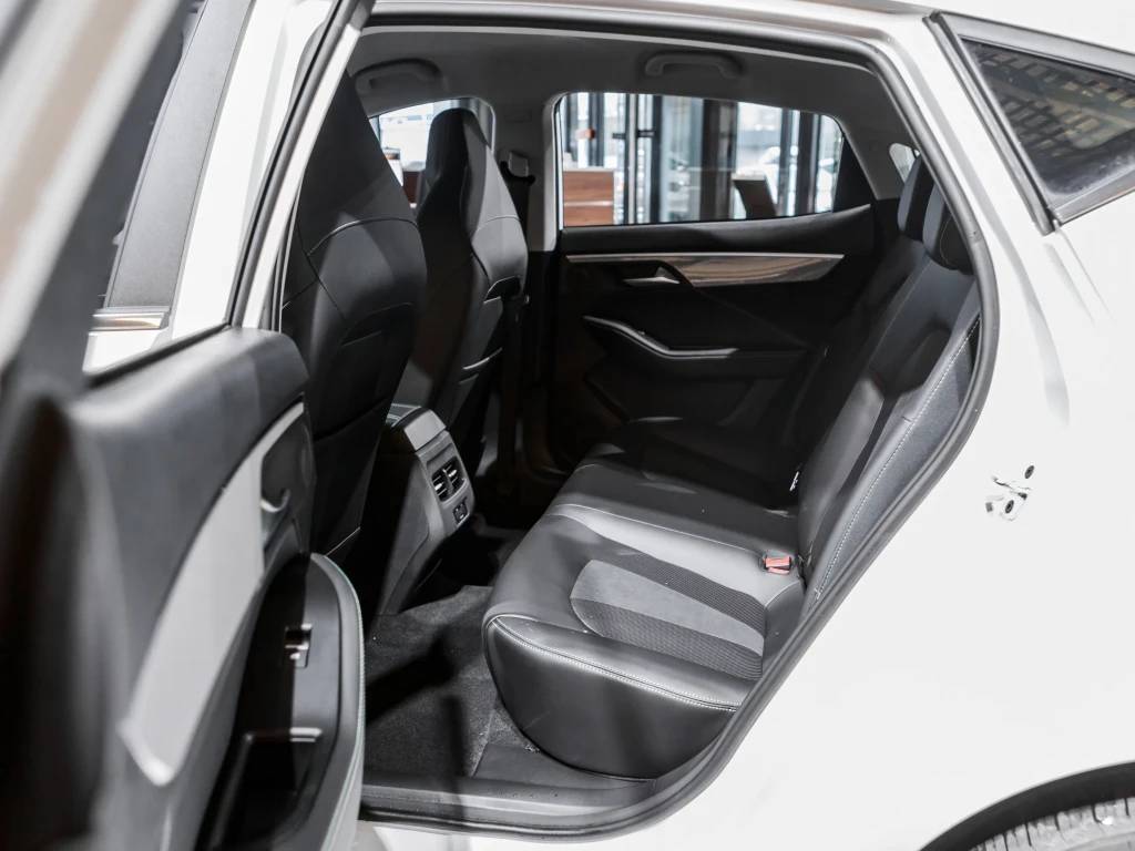 Москвич 6 Комфорт 1.5Т CVT