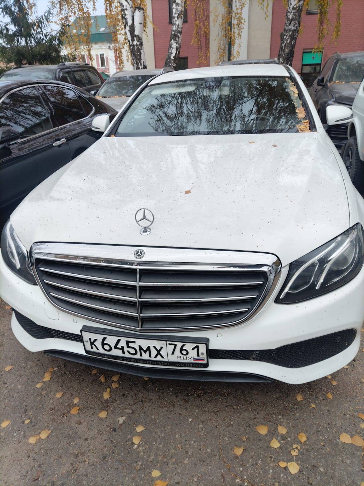 Mercedes-Benz E седан Лот 000004838