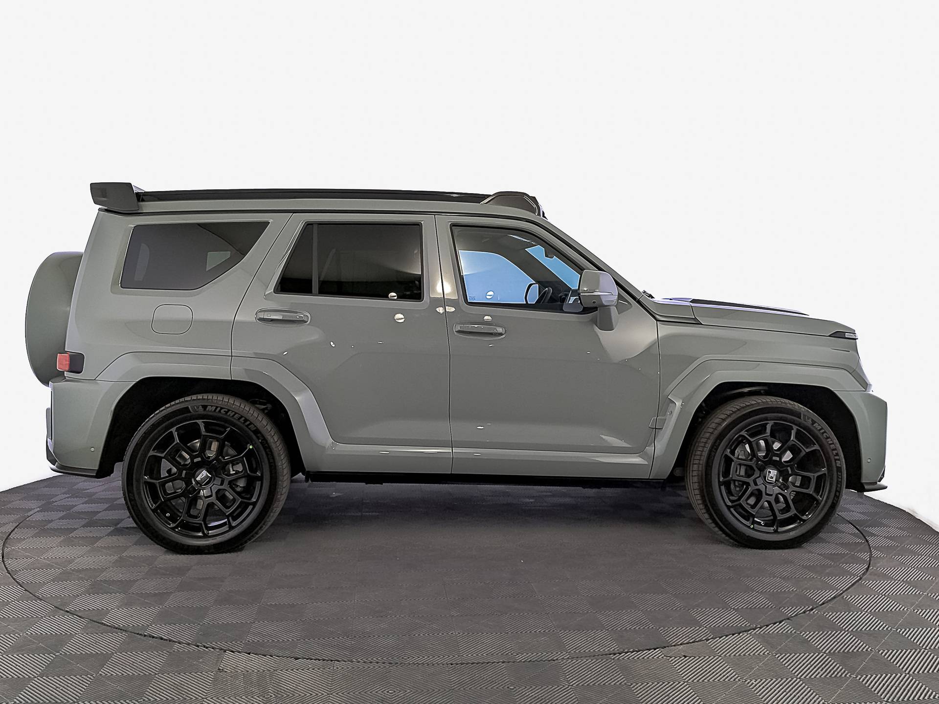 Tank 700 Edition One 3.0 HEV 9AT 4WD