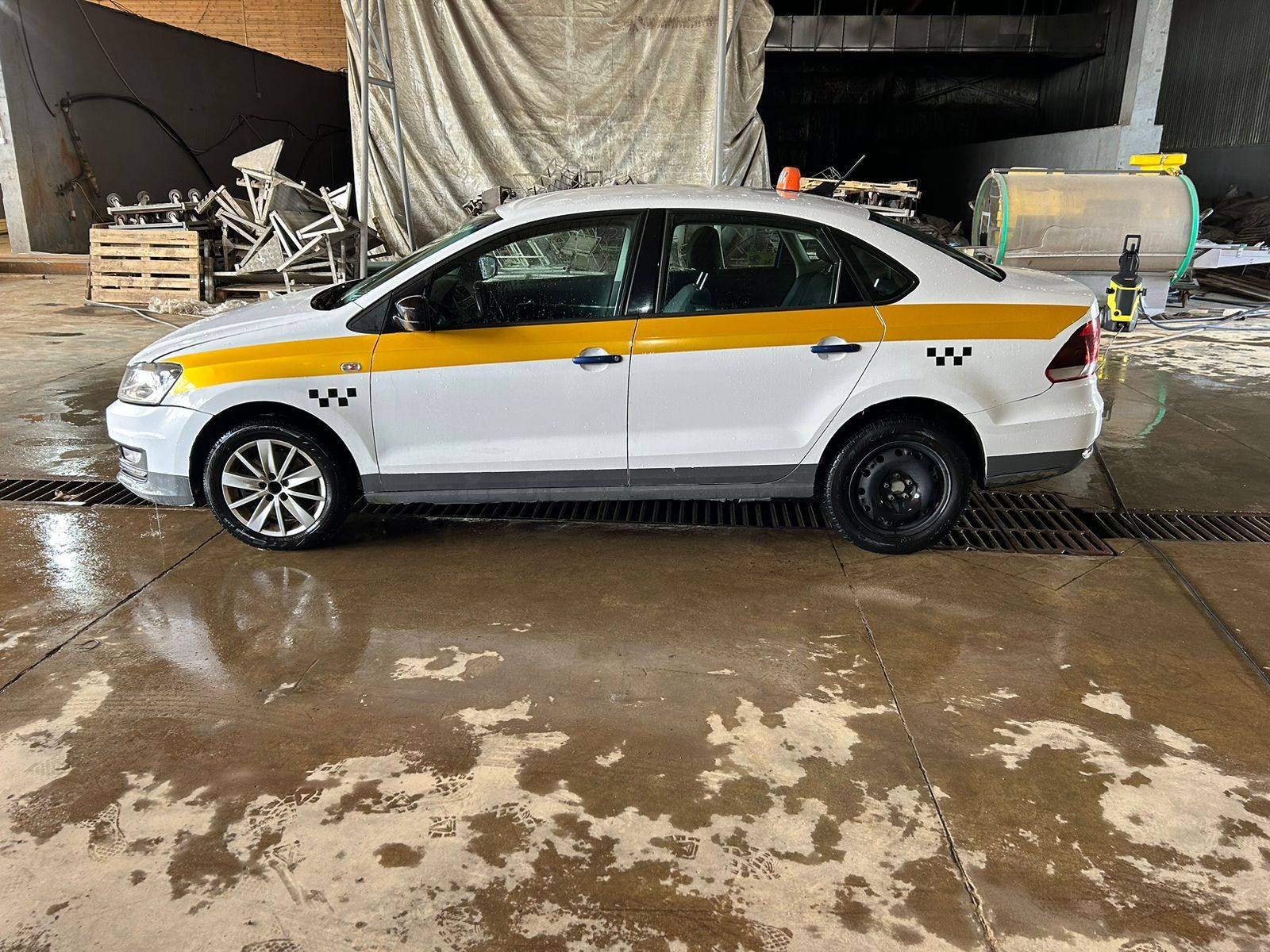 Volkswagen Polo Лот 000003106