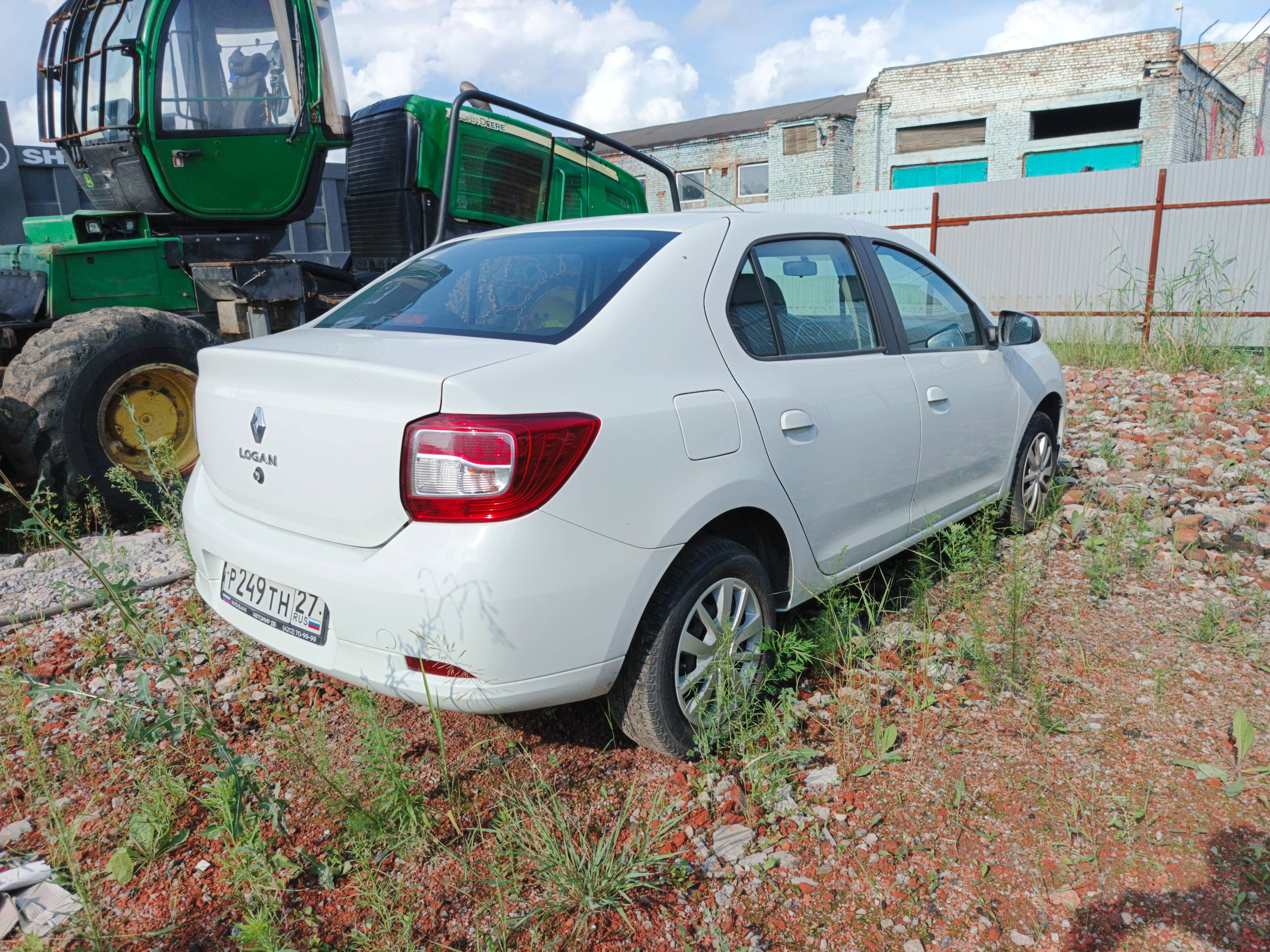 Renault Logan II Лот 000001578