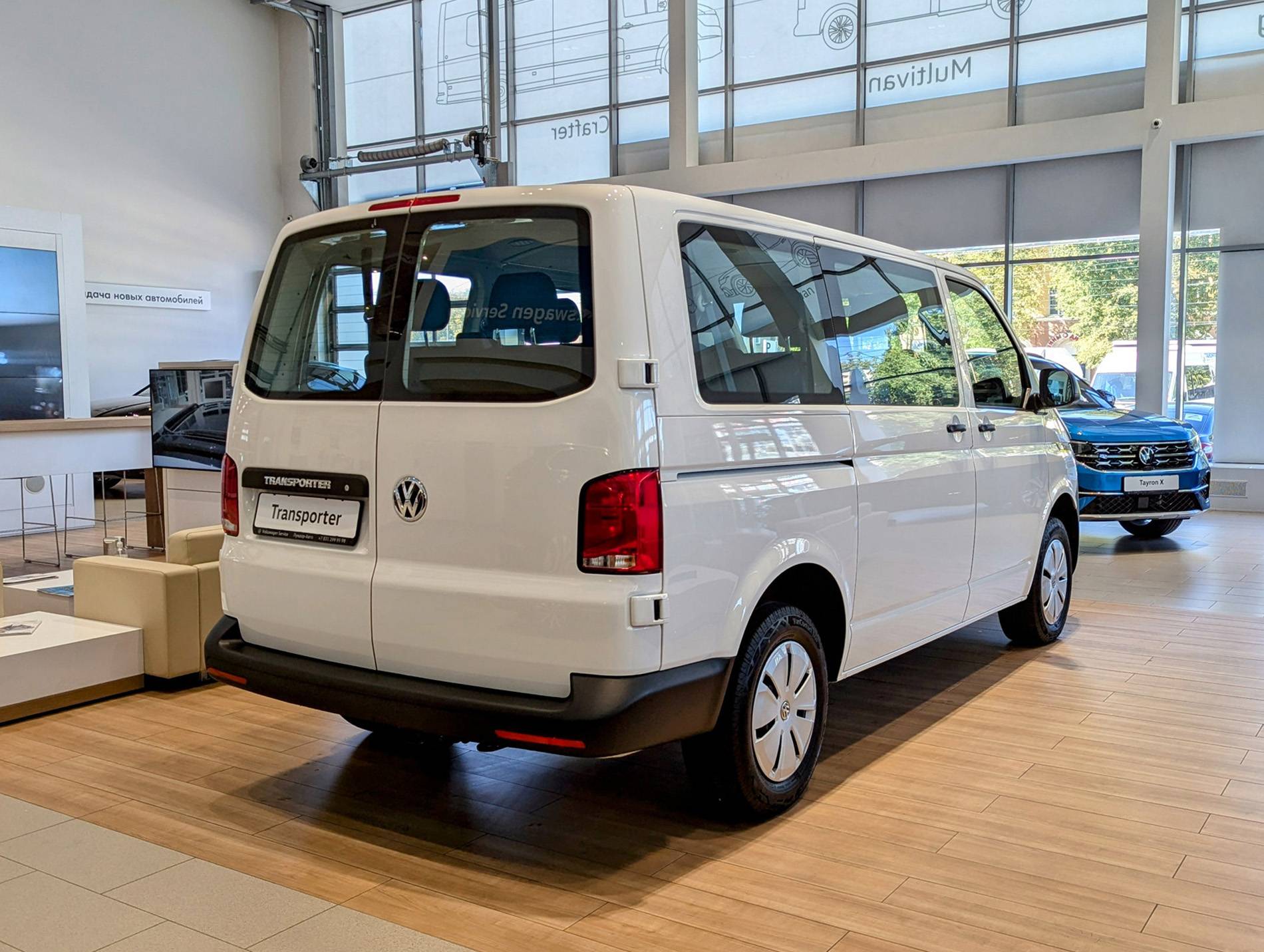 Volkswagen Transporter Kombi 2.0 TDI 150hp 6MT Короткая база