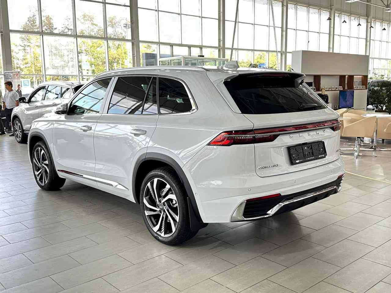 Geely Monjaro Flagship 2.0T (238 hp) 8AT 4WD