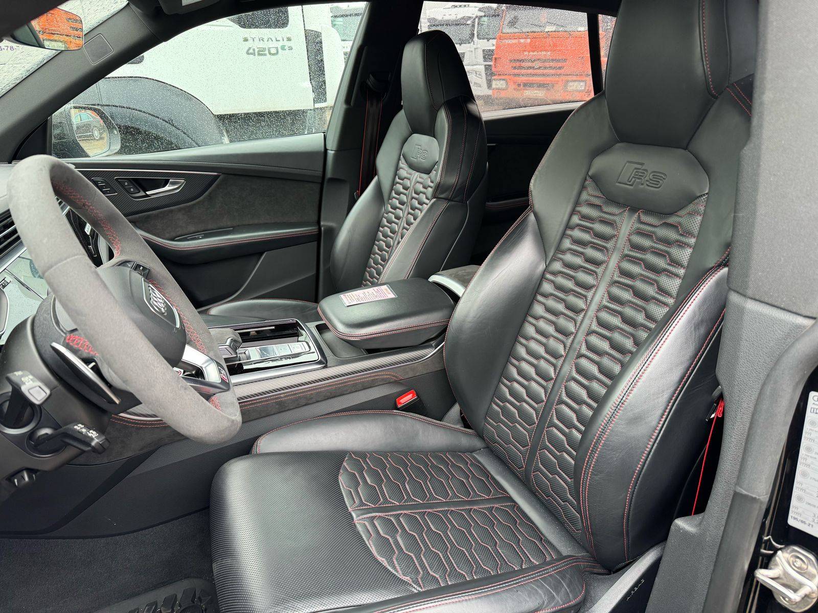 Audi RS Q8 Лот 000008185