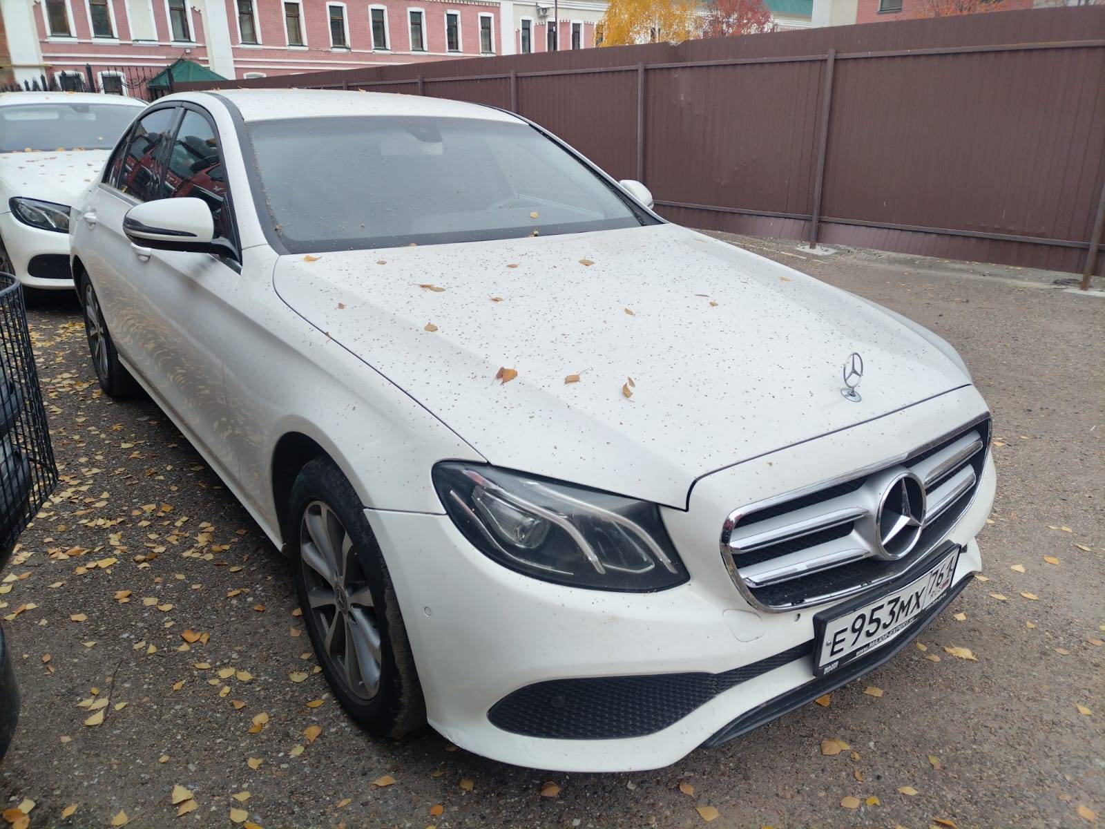 Mercedes-Benz E седан Лот 000004980