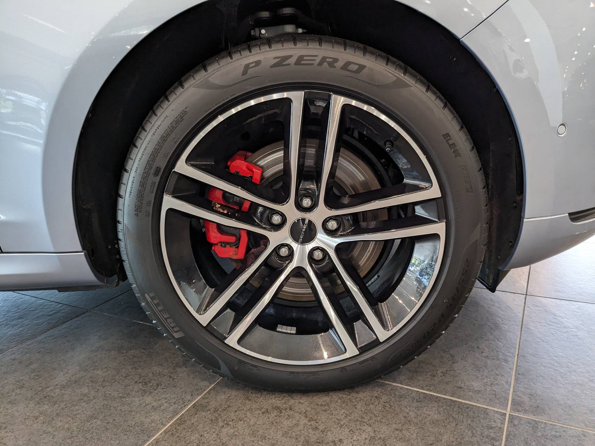 Seres M5 Premium 1.5hyb AT 4WD
