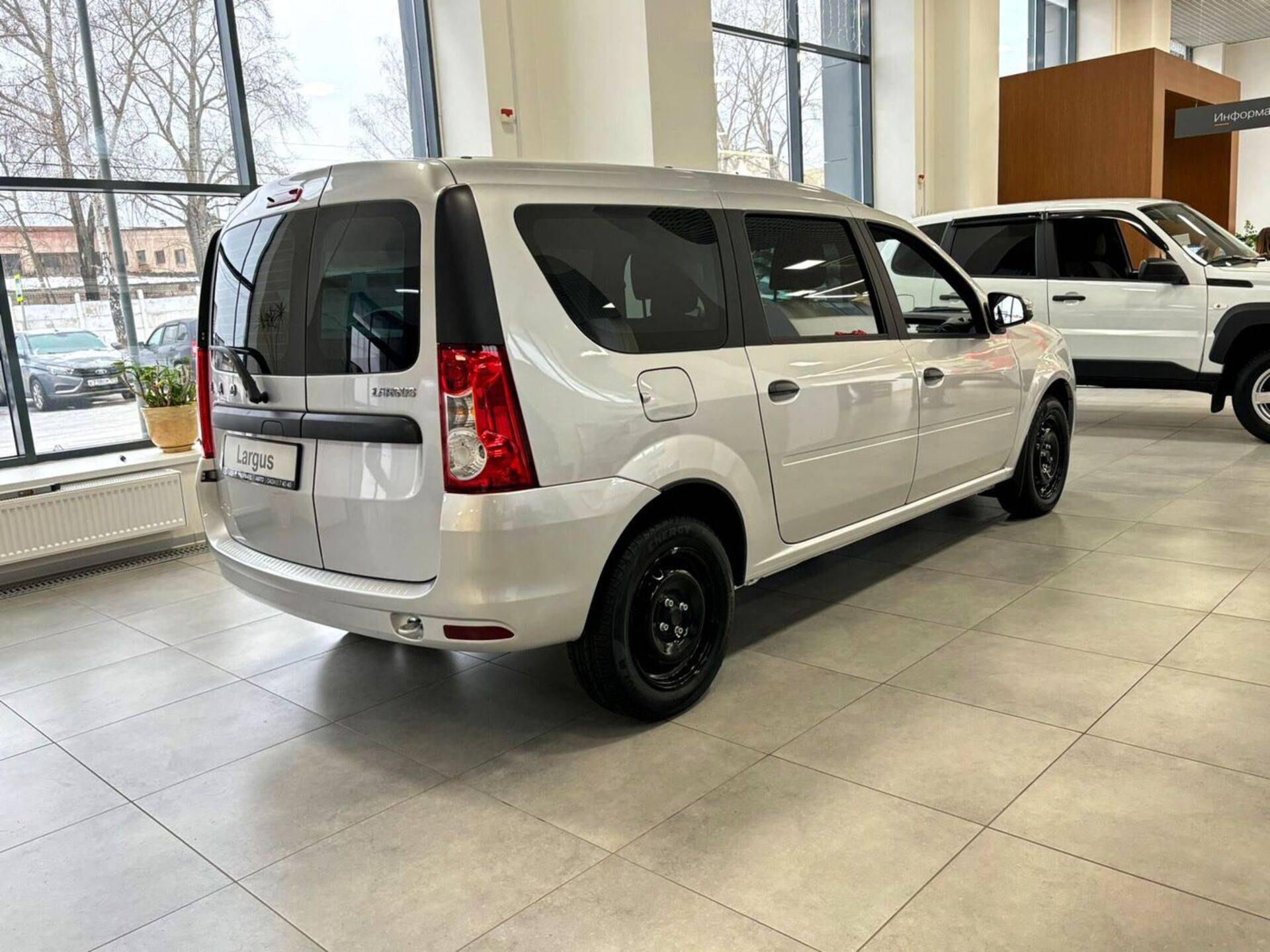 Lada Largus универсал Classic 5 мест 1.6 106hp 5MT