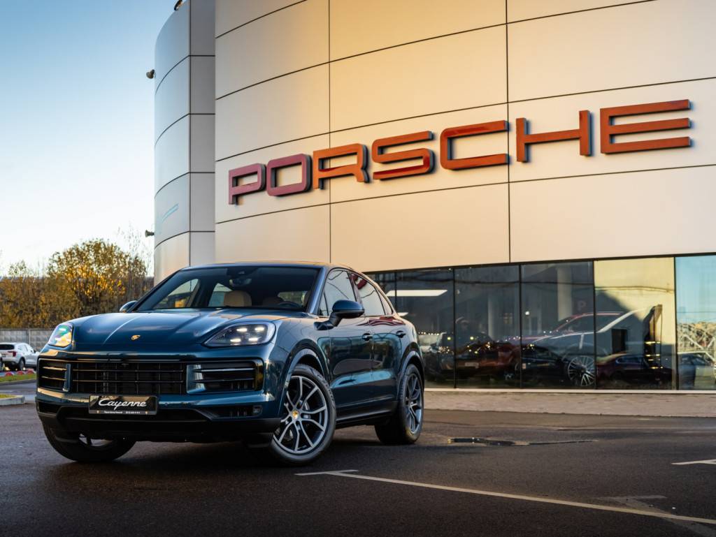 Porsche Cayenne - Синий