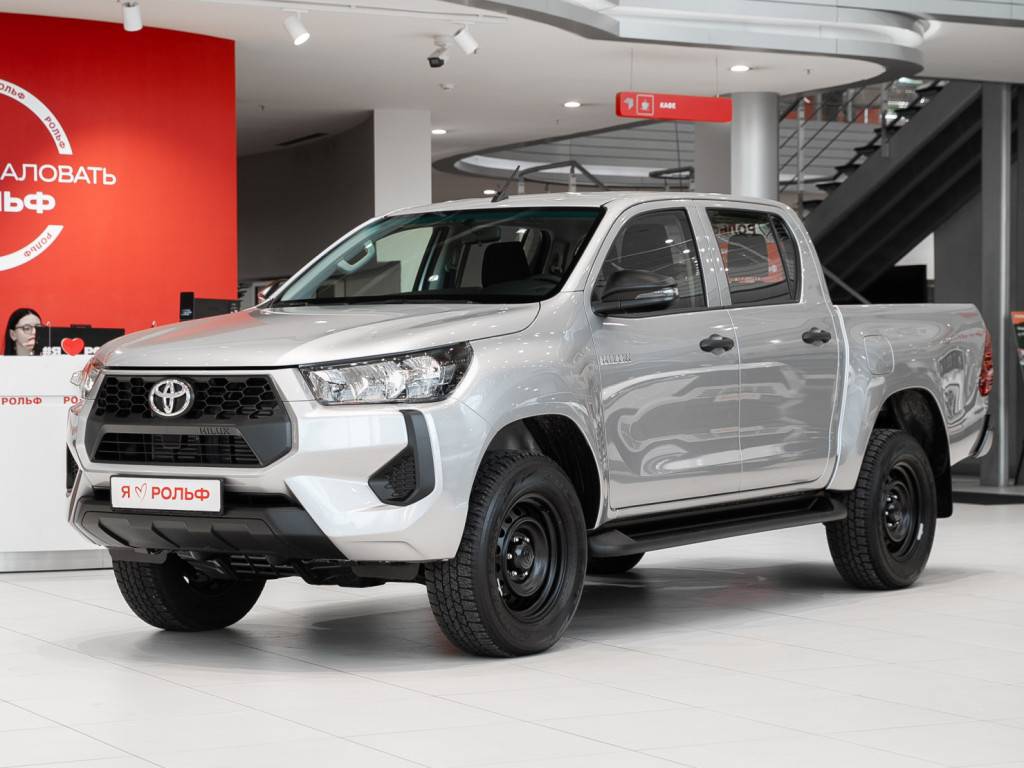 Toyota Hilux Комфорт 2.4d МКП