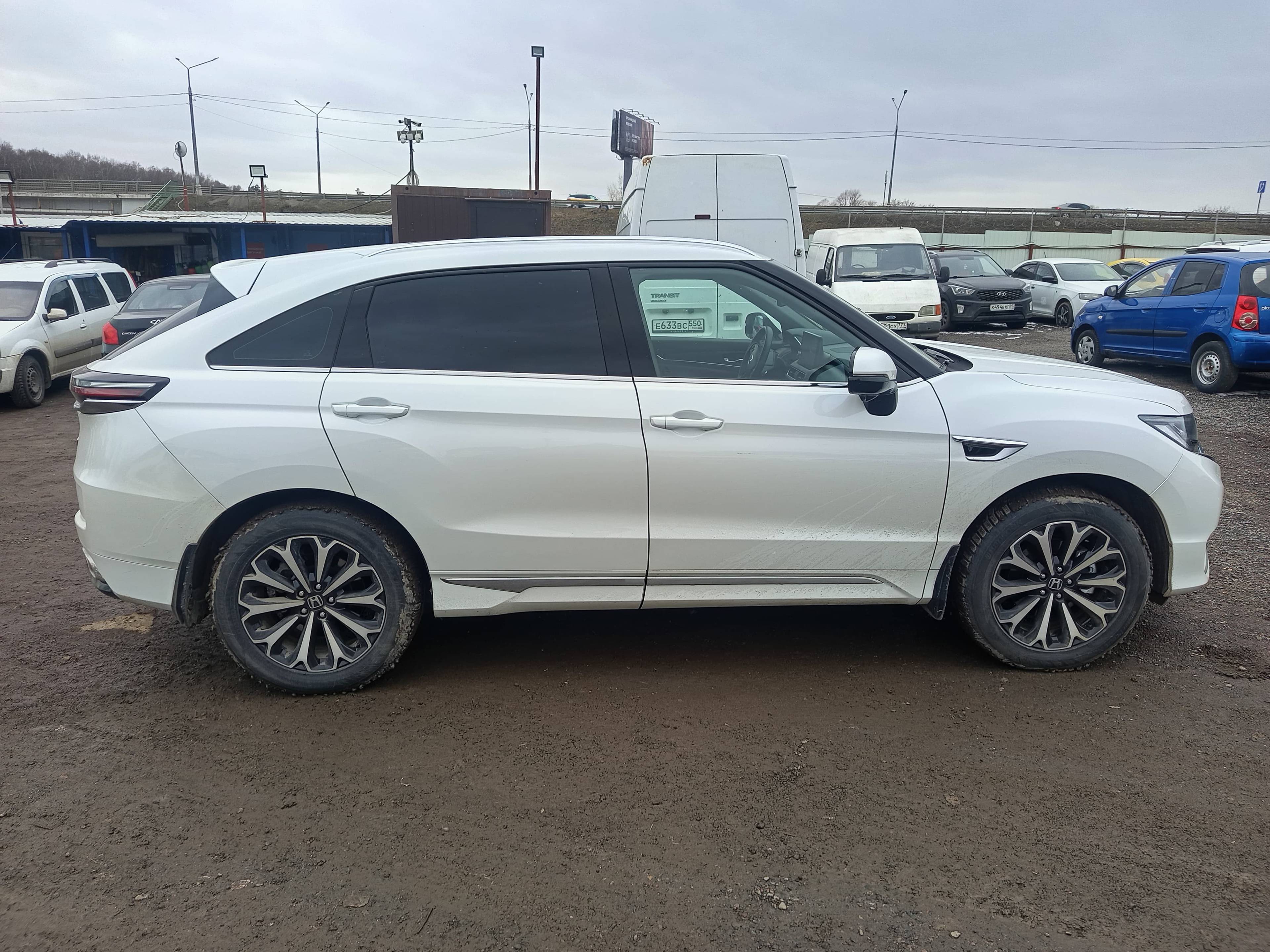 Honda UR-V Лот 000008042