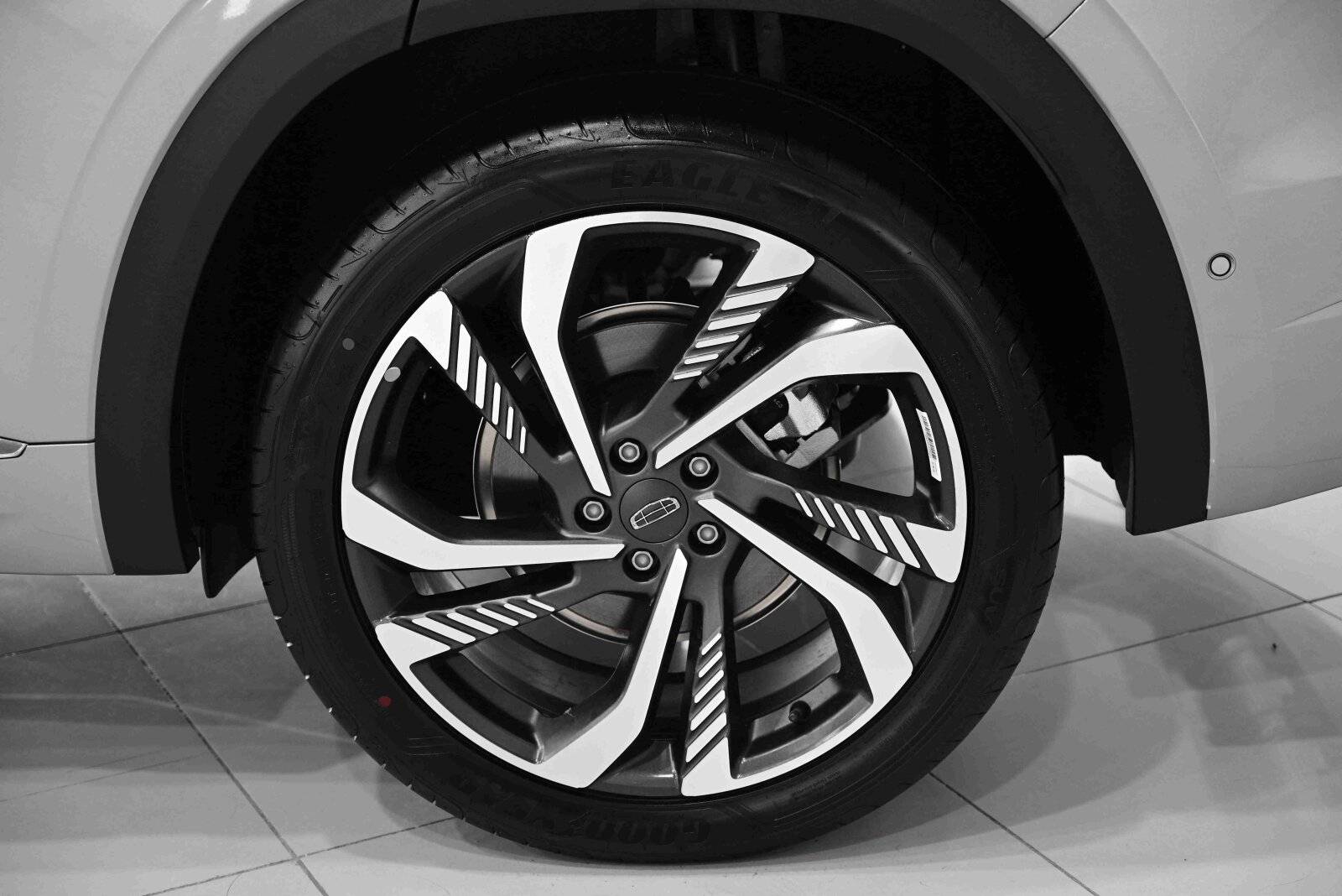 Geely Monjaro Flagship 2.0T (238 hp) 8AT 4WD