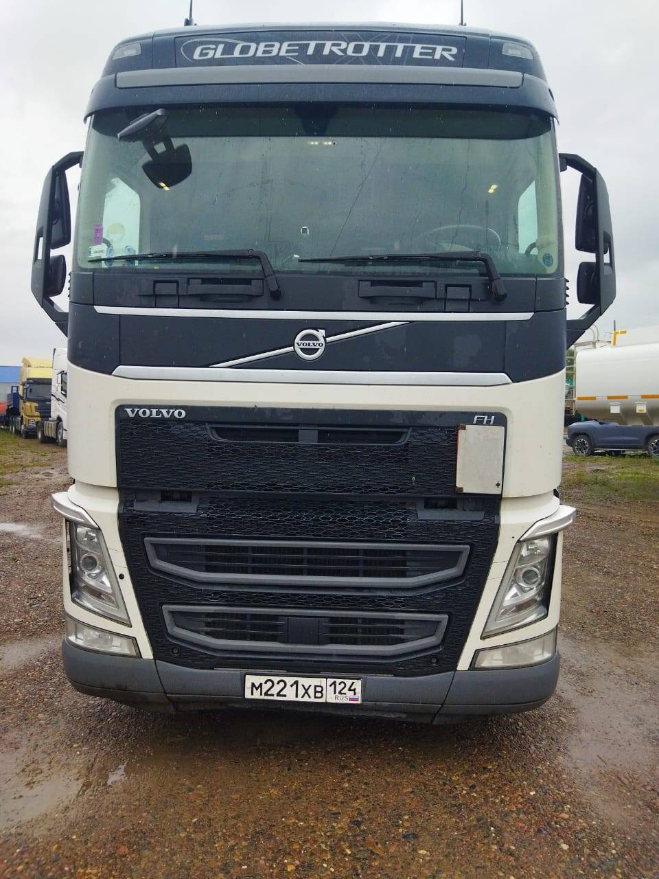 Volvo FH 460 4x2 (FH Globetrotter) Лот 000003919