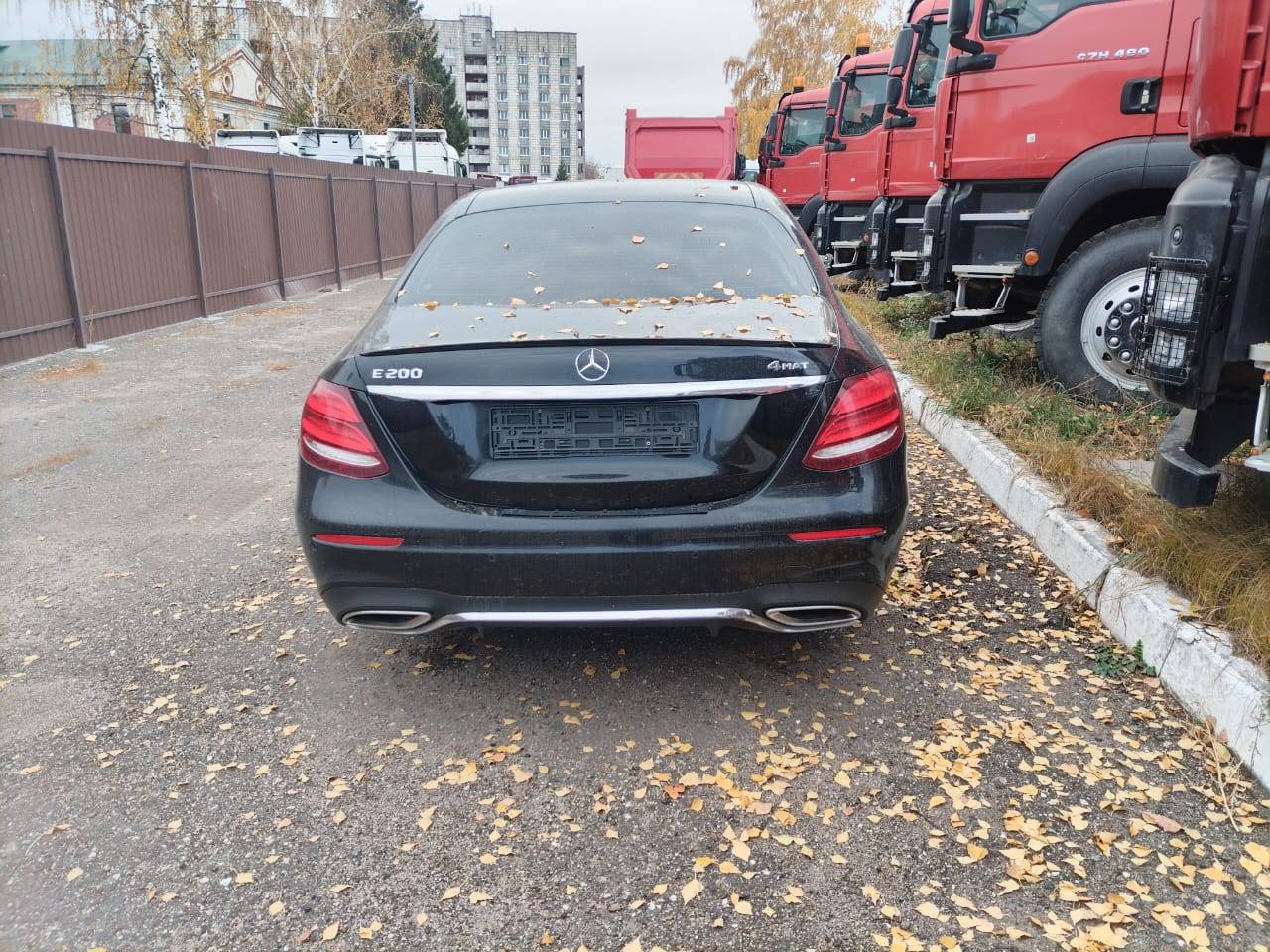 Mercedes-Benz E седан Лот 000004377